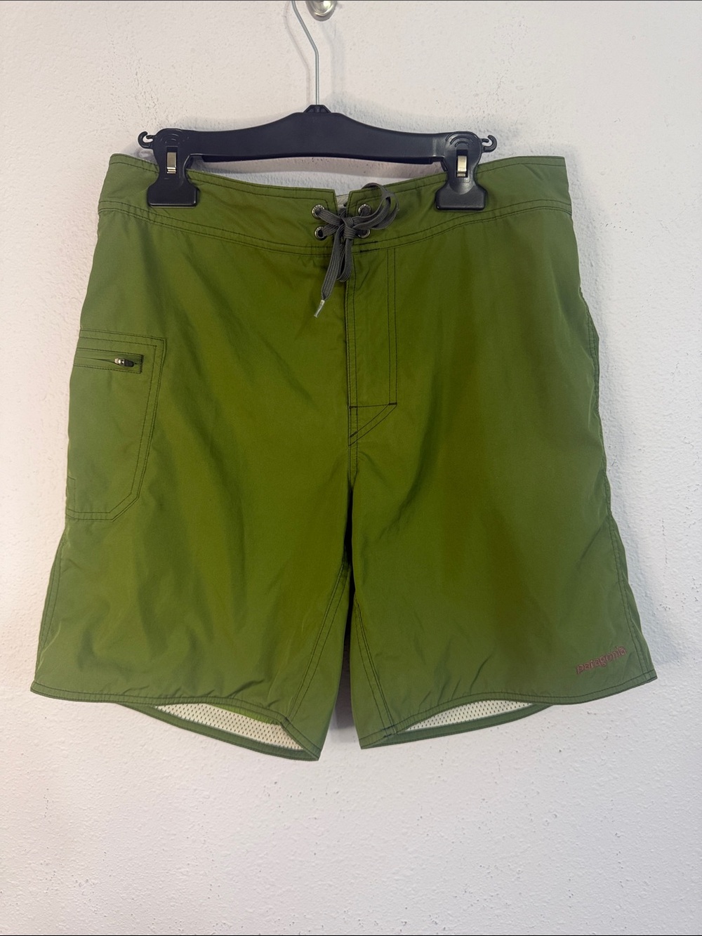 Patagonia Olive Green Men’s Swim Boardshorts with Drawstring Waist Size 34